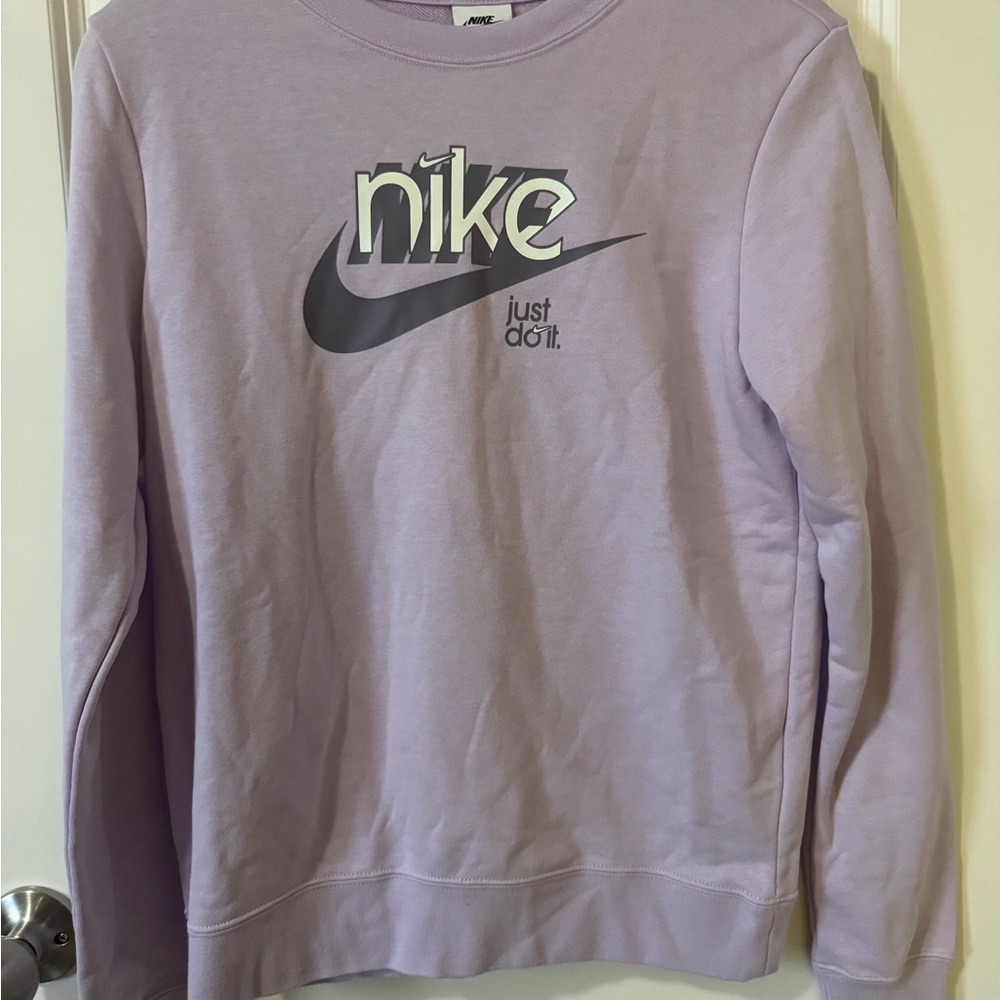 NWT Women’s Size XS Nike Light Purple Crewneck Top